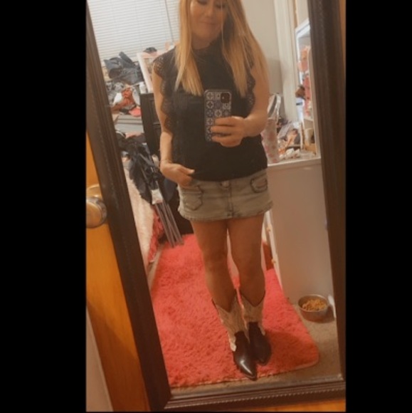 Meet your Posher, Rochelle - Picture 1 of 1